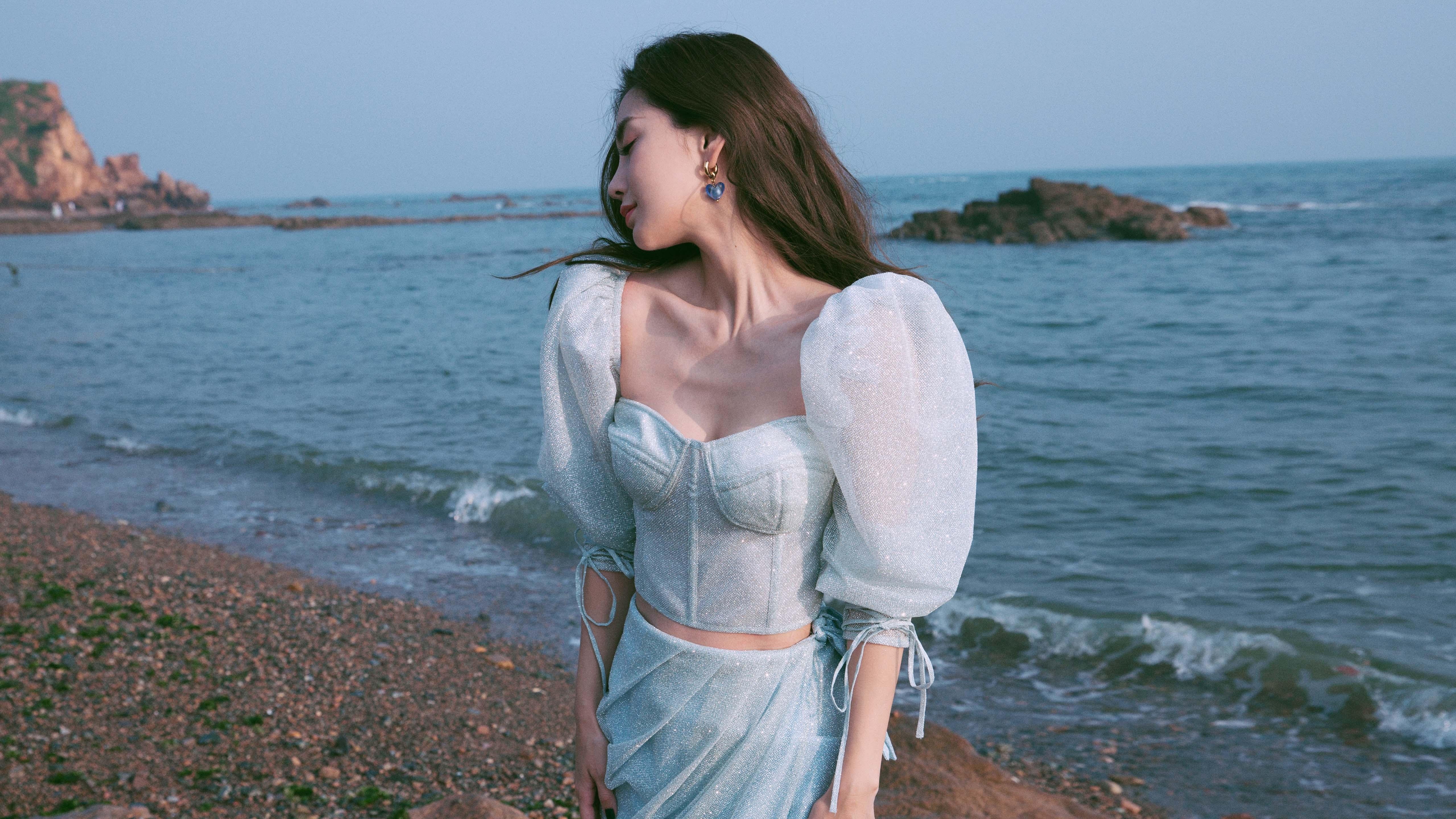 随机男泳健儿多点开花，高中公共澡堂有隔间么