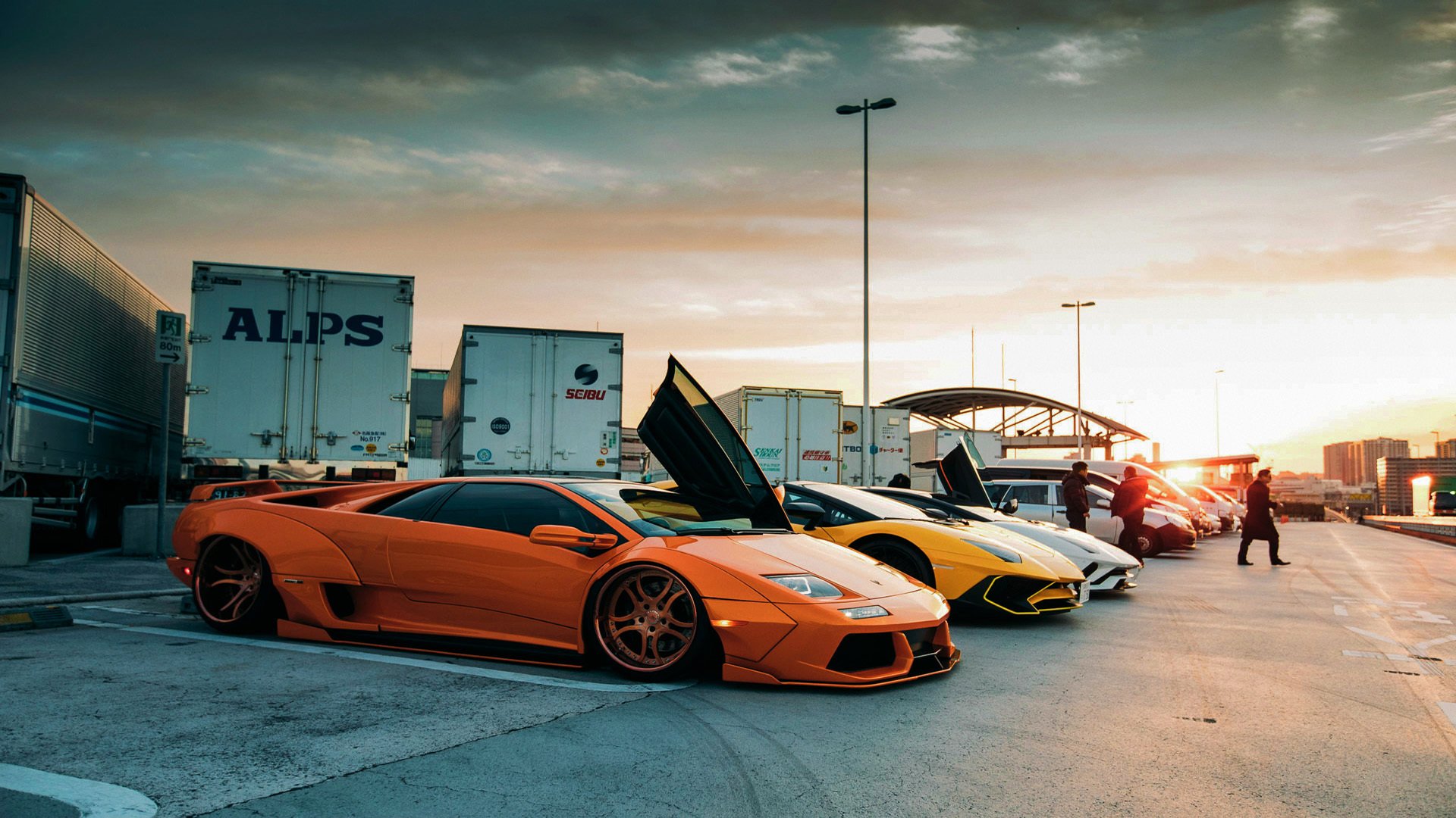 随机后防线失误率下降源自训练中对盯人战术的强化与复盘总结，后防线最强的球队