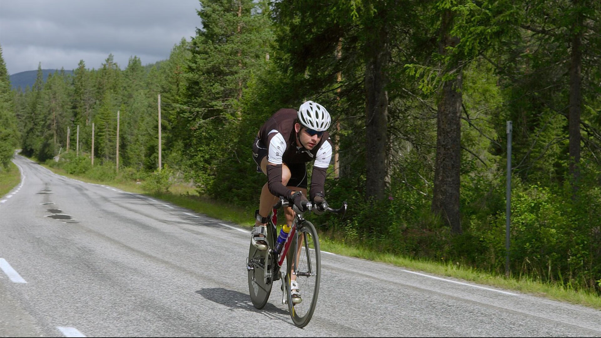 《电竞与高校合作：打造产学研一体化的新典范》，电竞学校和普通学校的区别