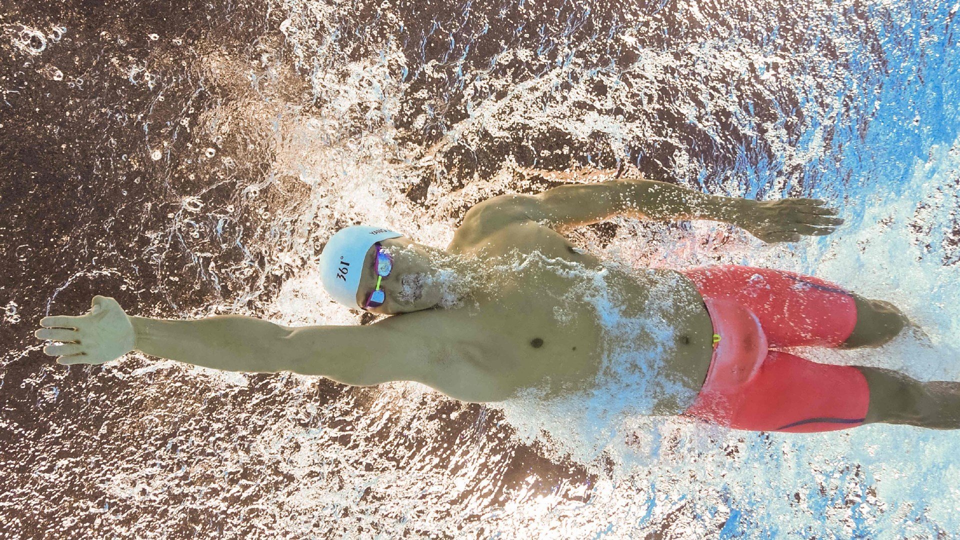 爱游戏体育在线-《线上线下融合：新型电竞赛事模式探索》，线上线下比赛