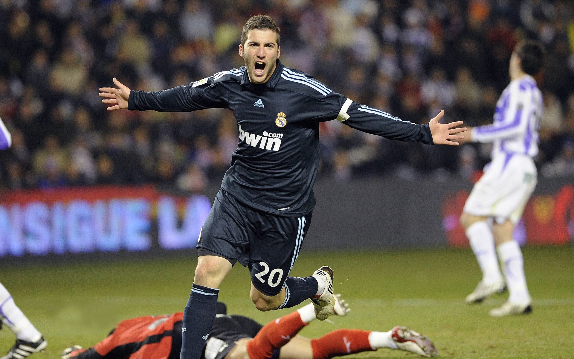 【比赛精彩瞬间】盘点本周五大惊艳场面，比赛 精彩